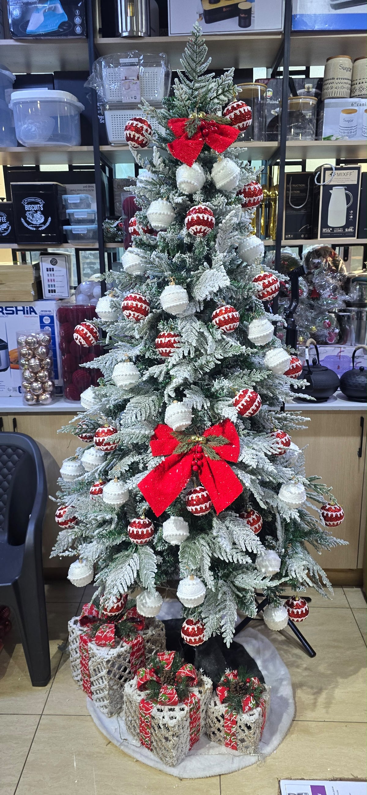 Premium ❄️ 🏔 snow flocked Christmas Trees