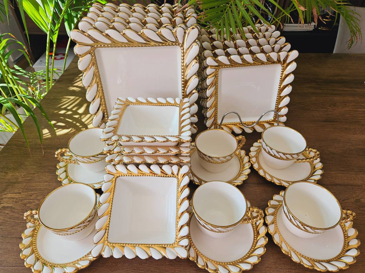 30pcs ceramic squared dinner set with gold rim