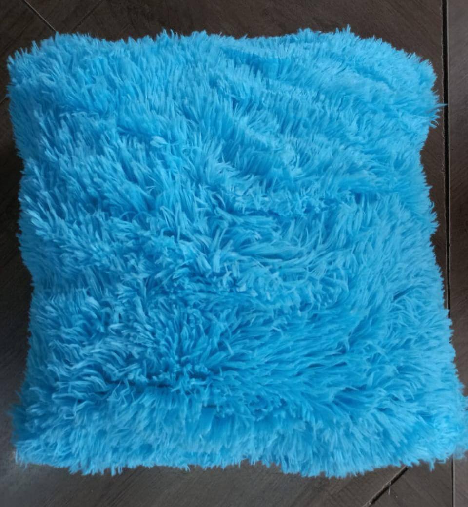 Fiber cushion throw pillows
18" x 18"