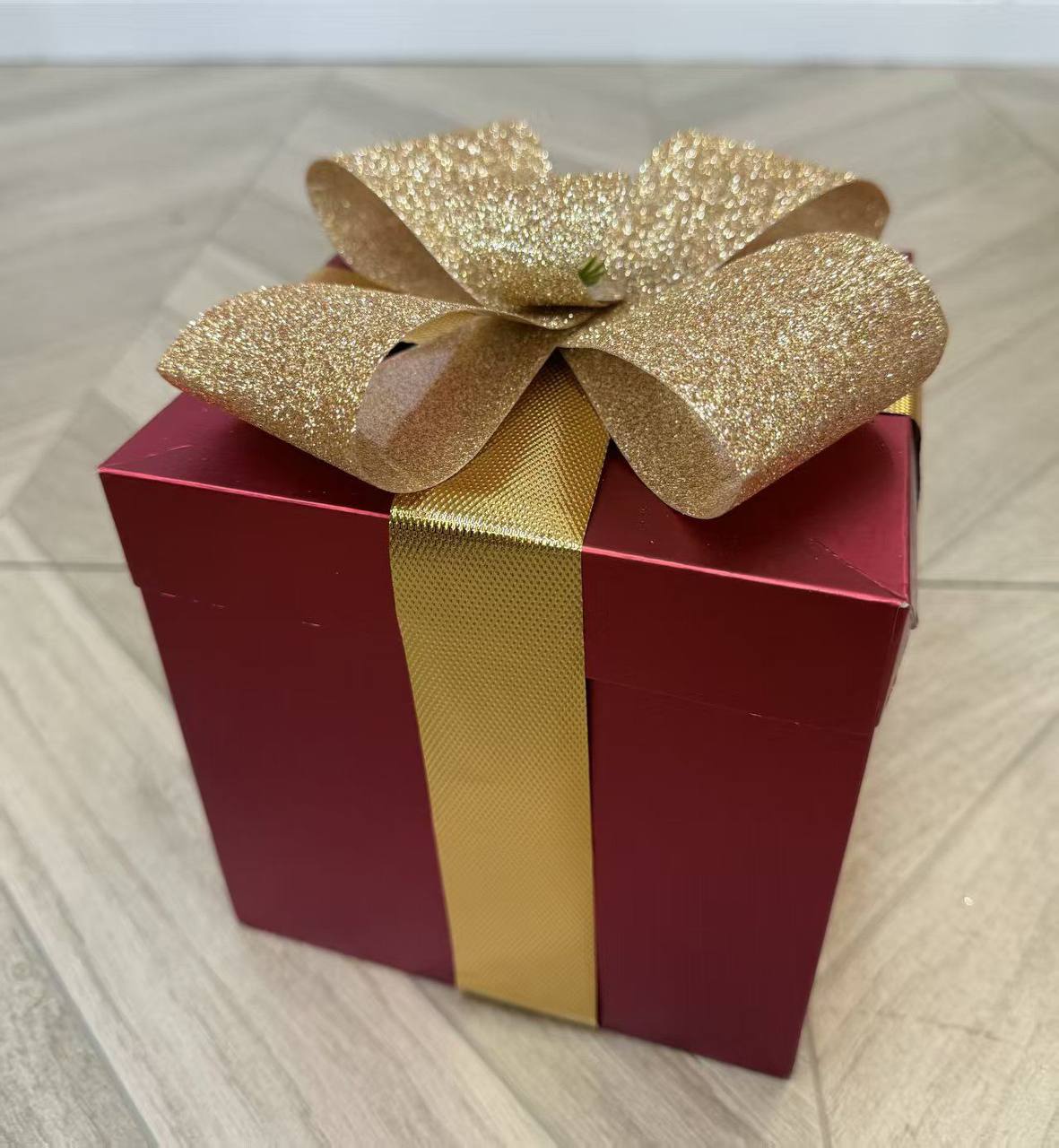 Luxury golden gift packaging / folding storage gift box with bow