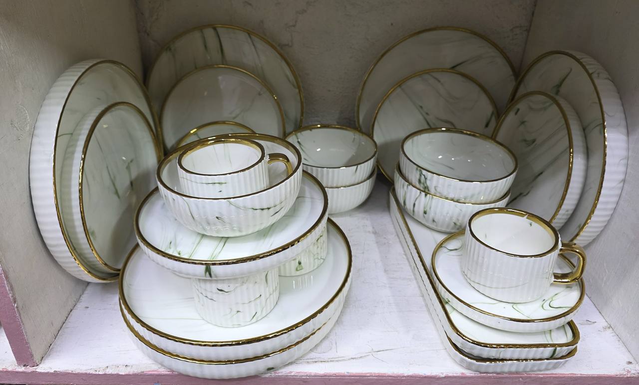Elegant European Porcelain Dinner set