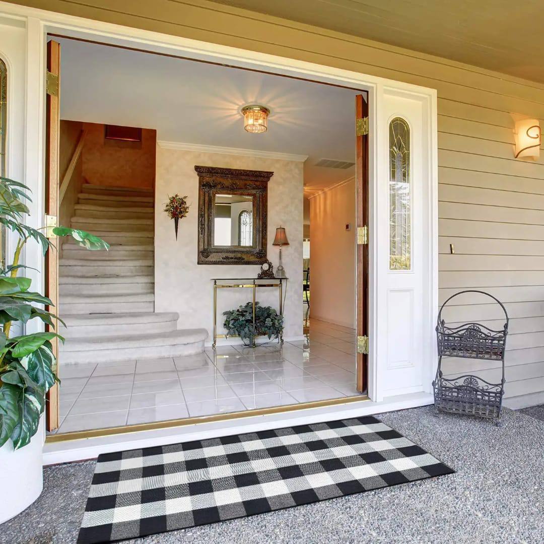 Monochrome Woven Rug – Classy. Minimal. Timeless