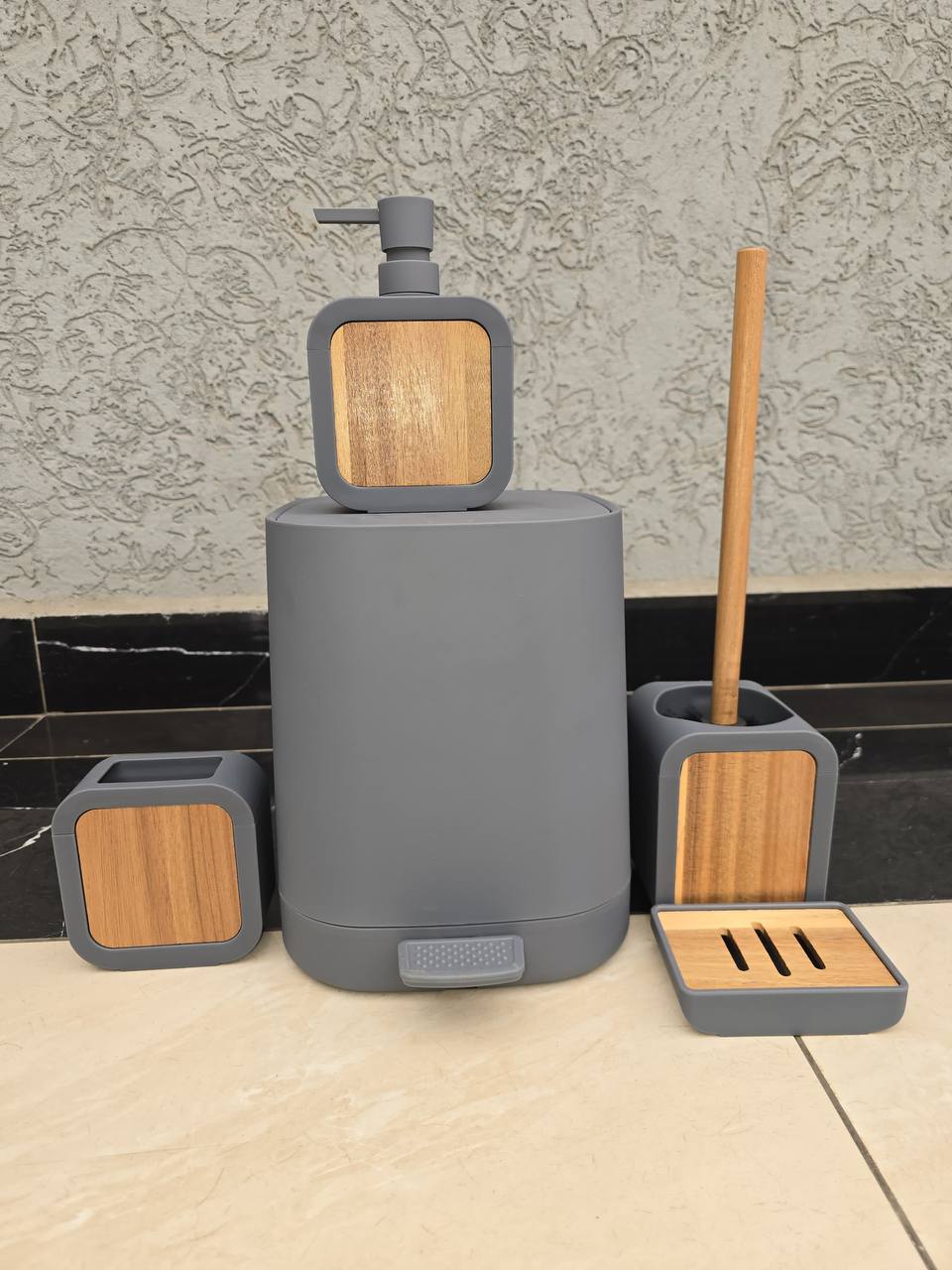 Plain 6pcs Bathroom Accessories set with Pedal