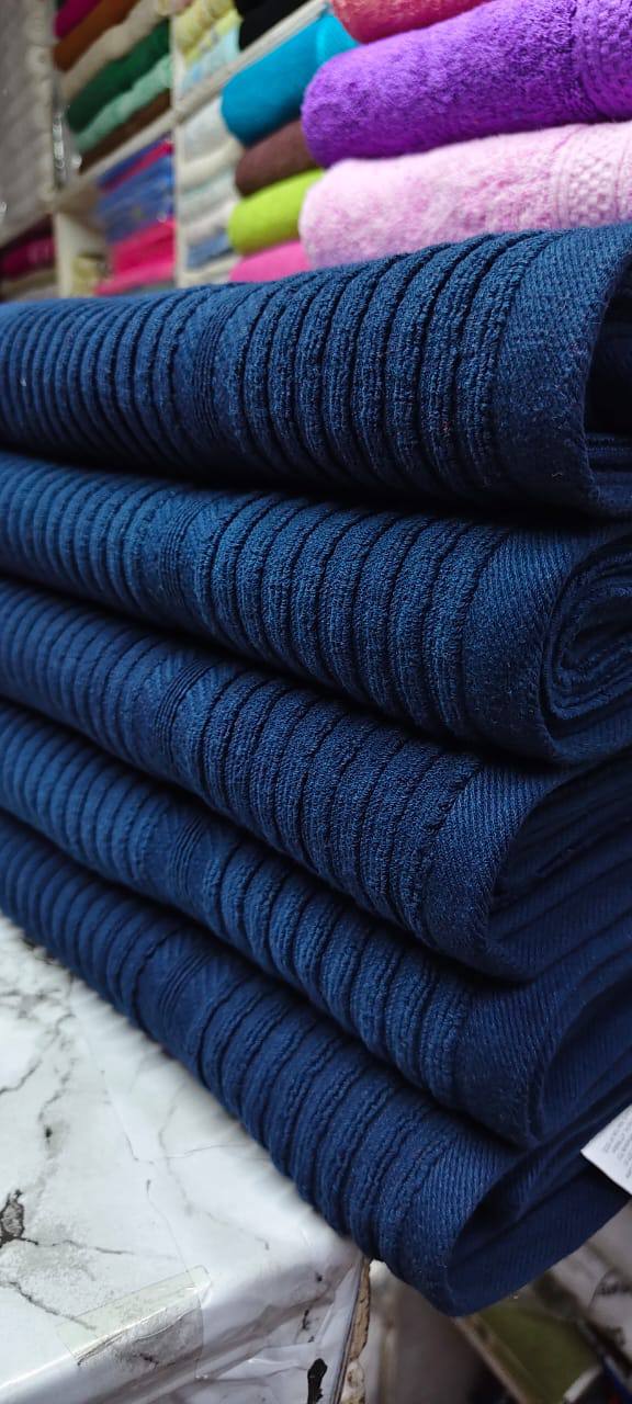 Medium cotton towels