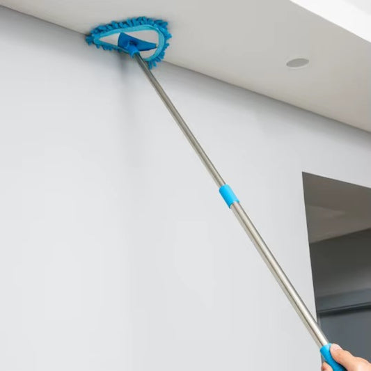 Triangular cleaning mop