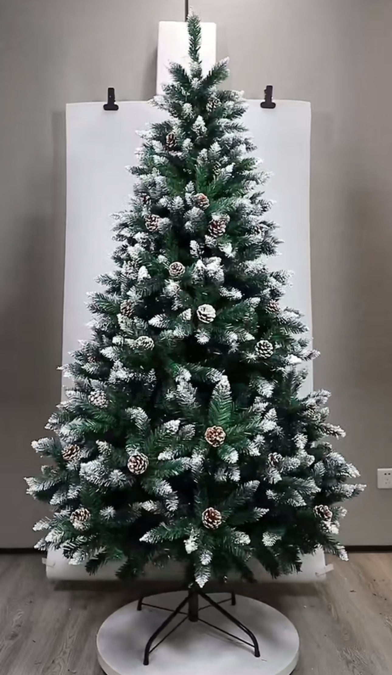 PREMIUM PINE SNOW FLOCKED TREE WITH CONE