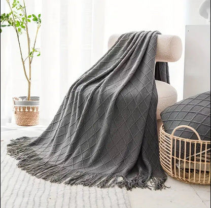 Knitted Throw Blanket With Tassel