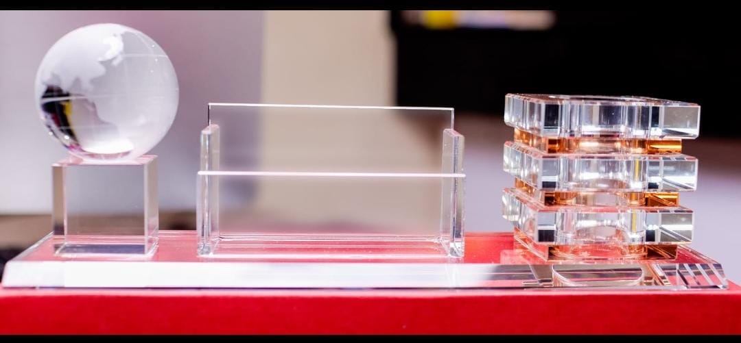 Crystal Desktop organizer with a pen slot