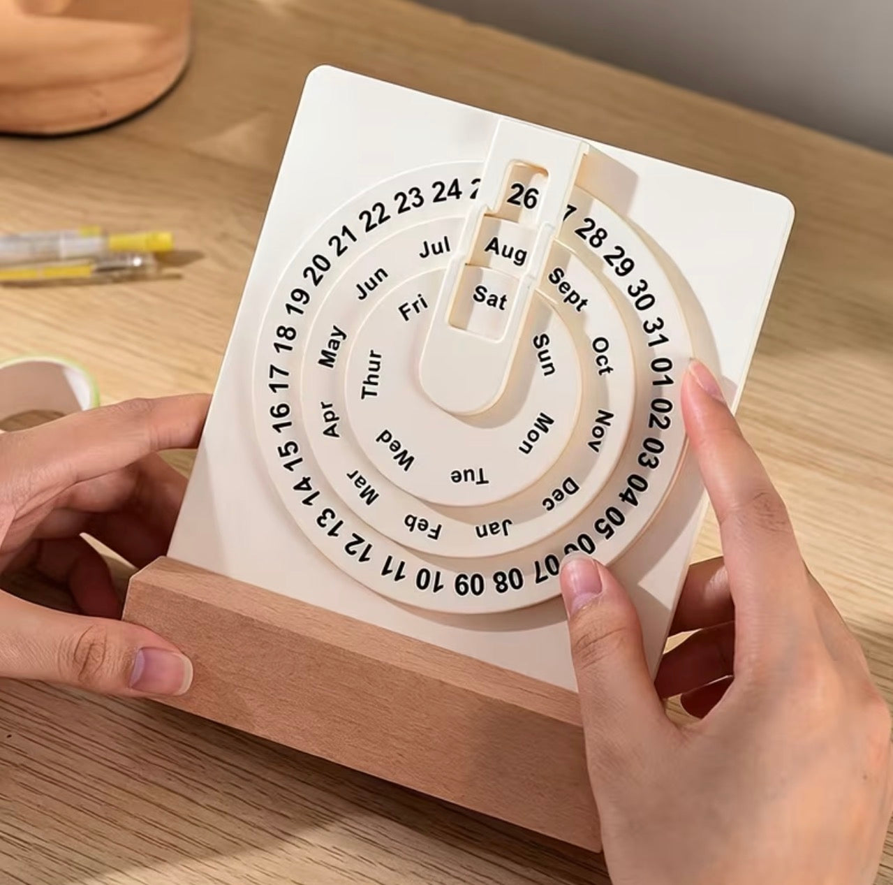 Rotating Desk Calendar