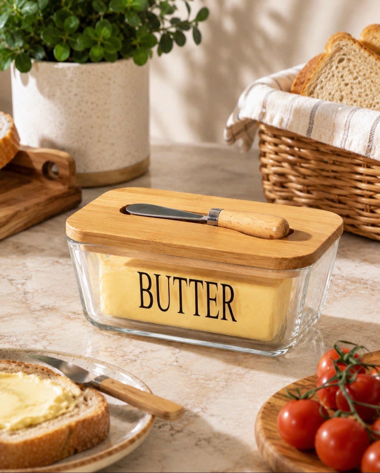 Glass butter tin with bamboo lid and spread knife
500ml