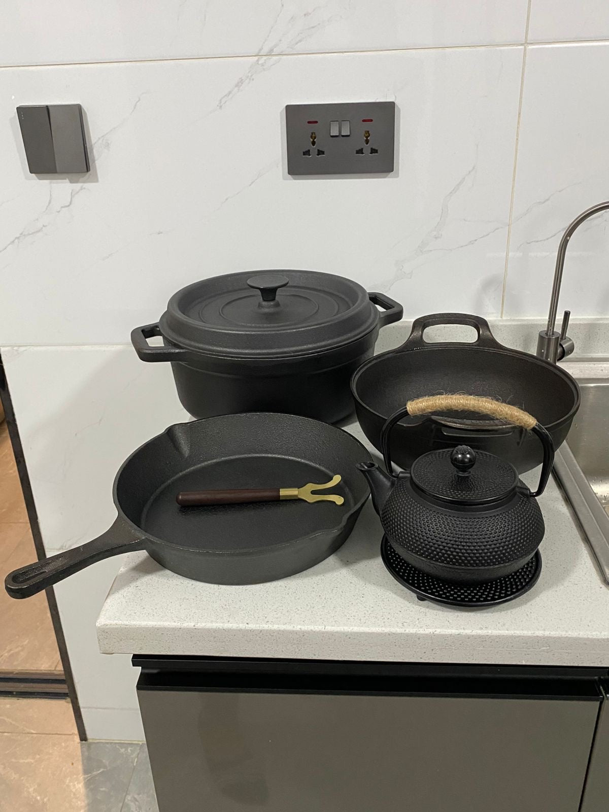 Heavy duty   cast iron cookware set