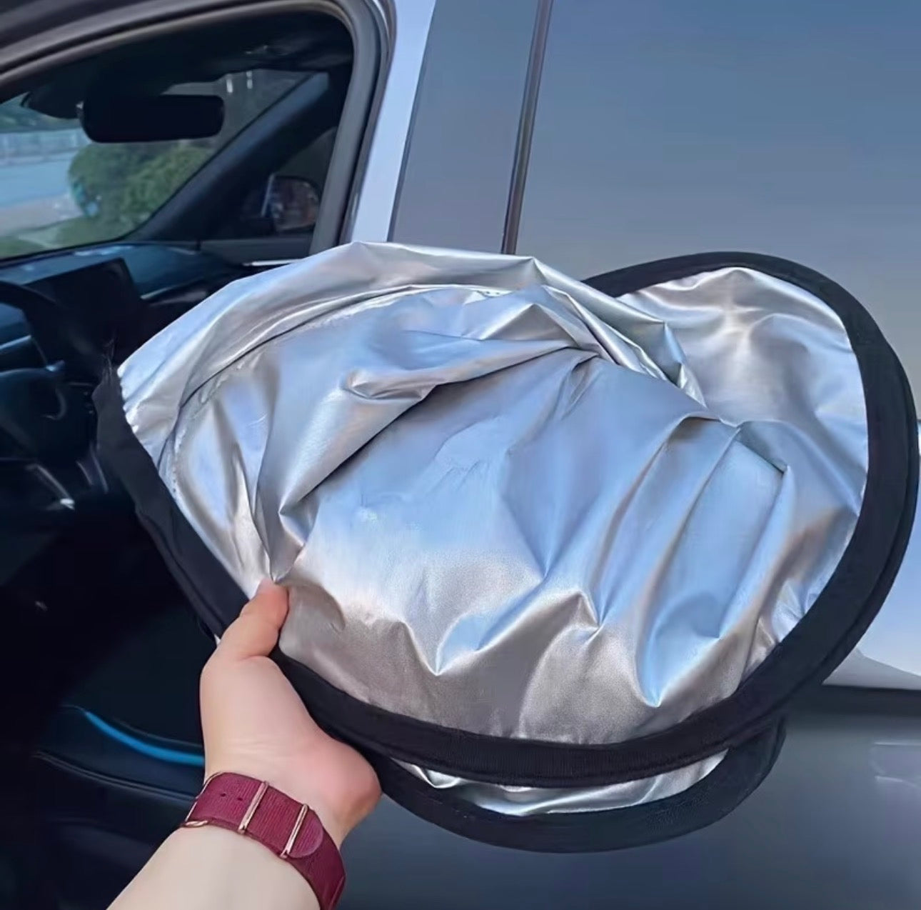 FOLDABLE CAR WINDSHIELD SUN SHADE WITH STORAGE POUCH