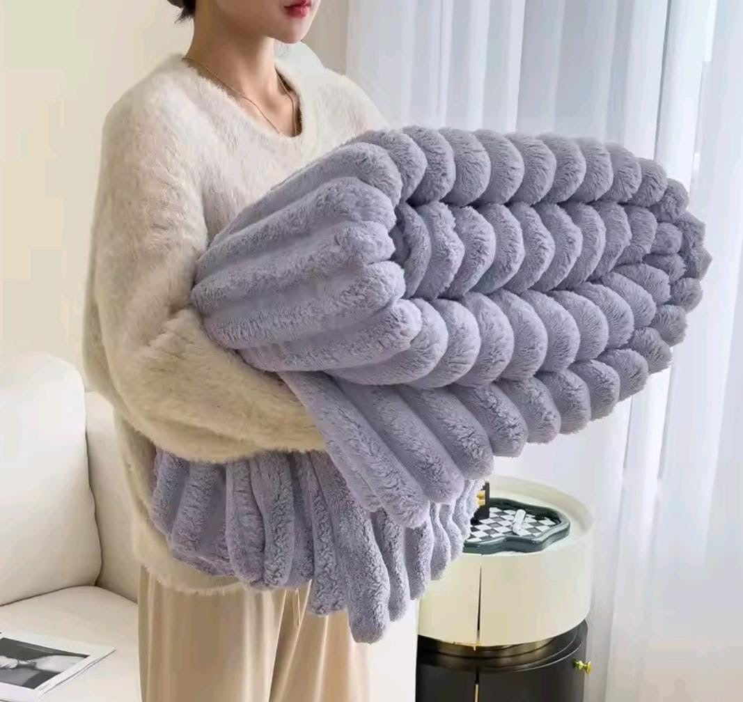 Double sided cozy throw blanket