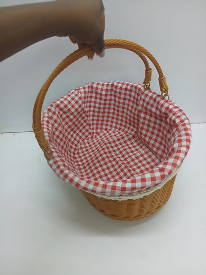 PICNIC  OUTDOOR /SHOPPING BASKET WITH CLOTH