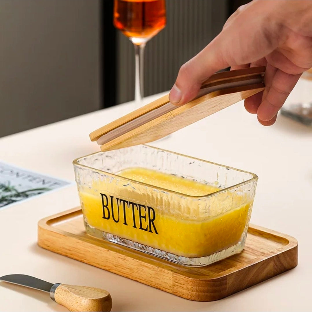 Glass butter dish with bamboo lid and spread knife