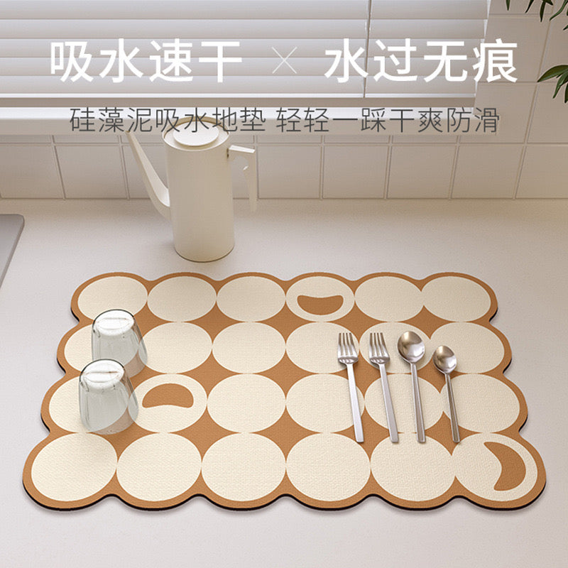 Absorbent dish drying mat