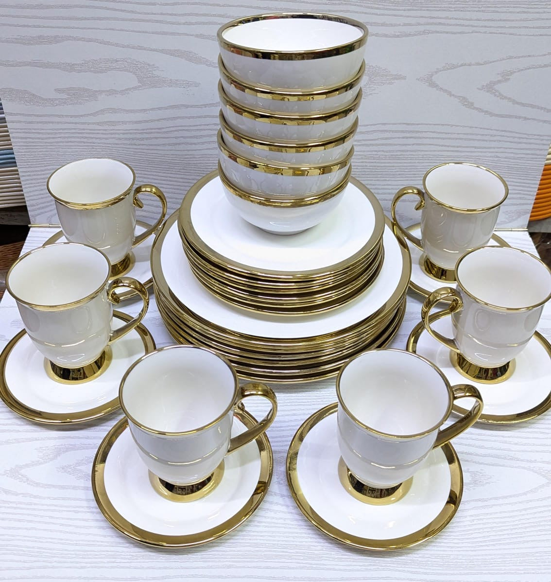 30pcs ceramic dinner set with gold rim