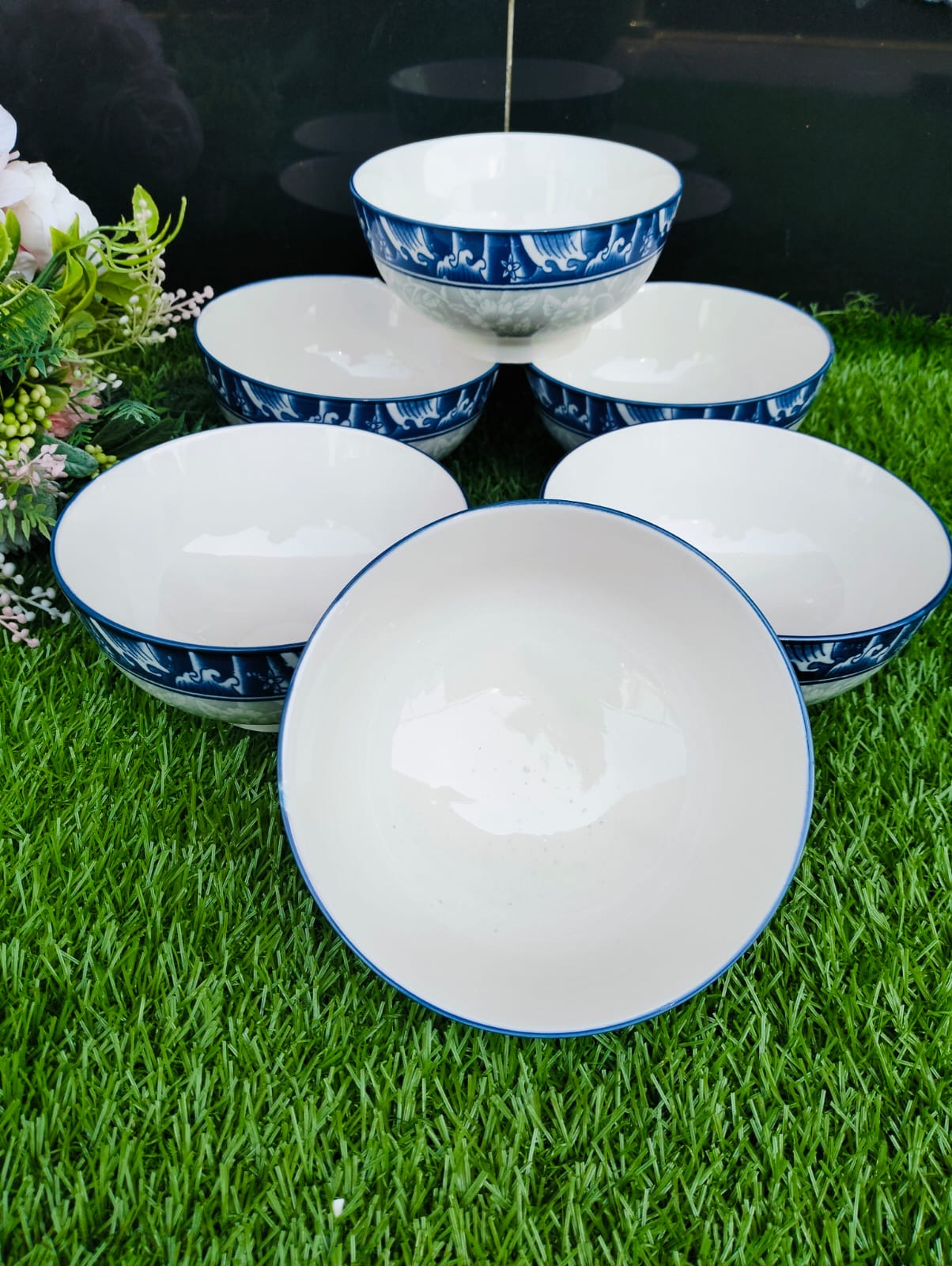 A set of 6pcs Bowls