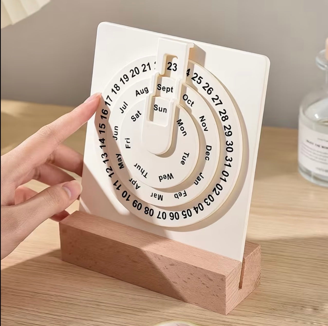 Rotating Desk Calendar