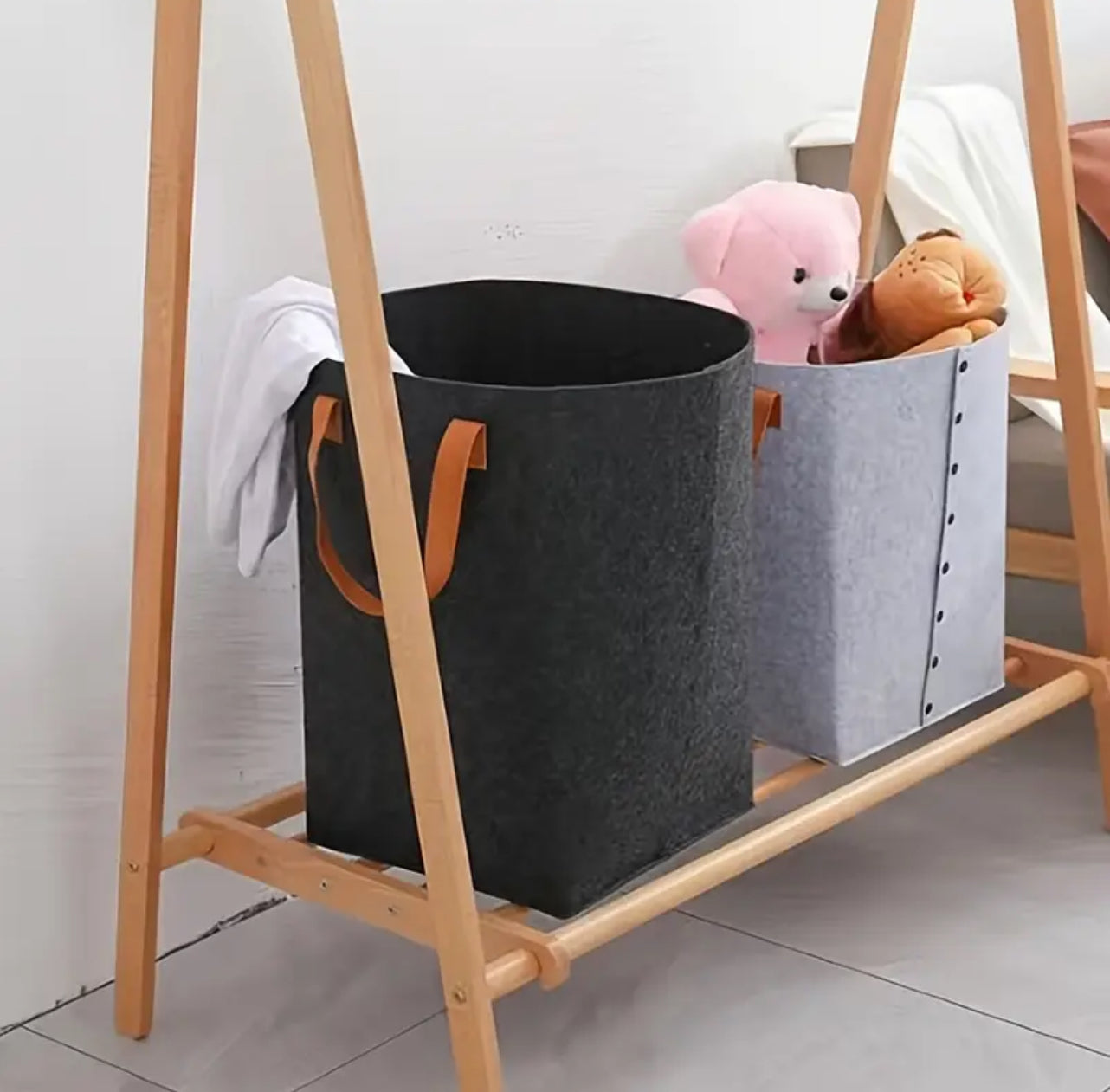 Foldable laundry basket with leather handles