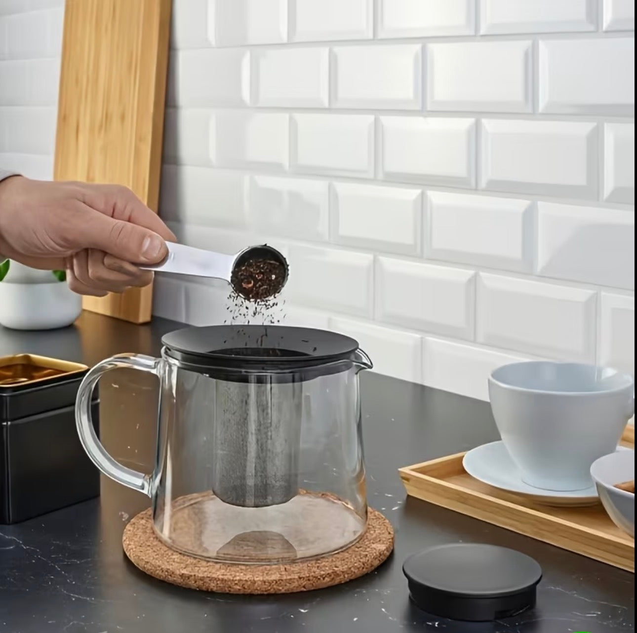 Glass teapot with infuser