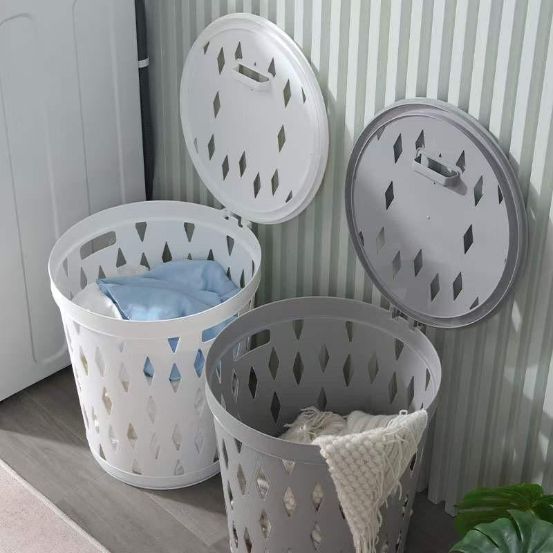 Large capacity laundry/storage basket with cover