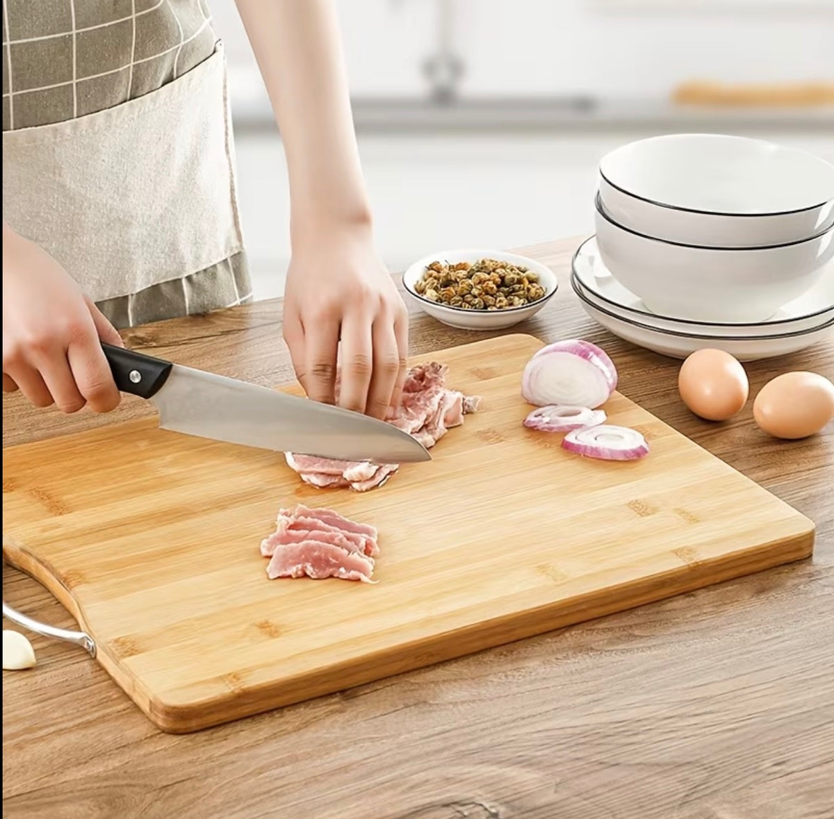 Natural bamboo chopping board