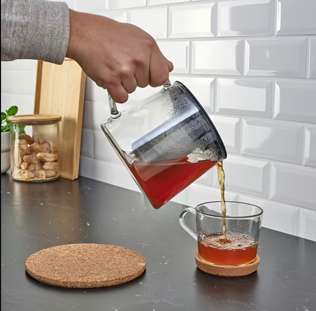 Glass teapot with infuser