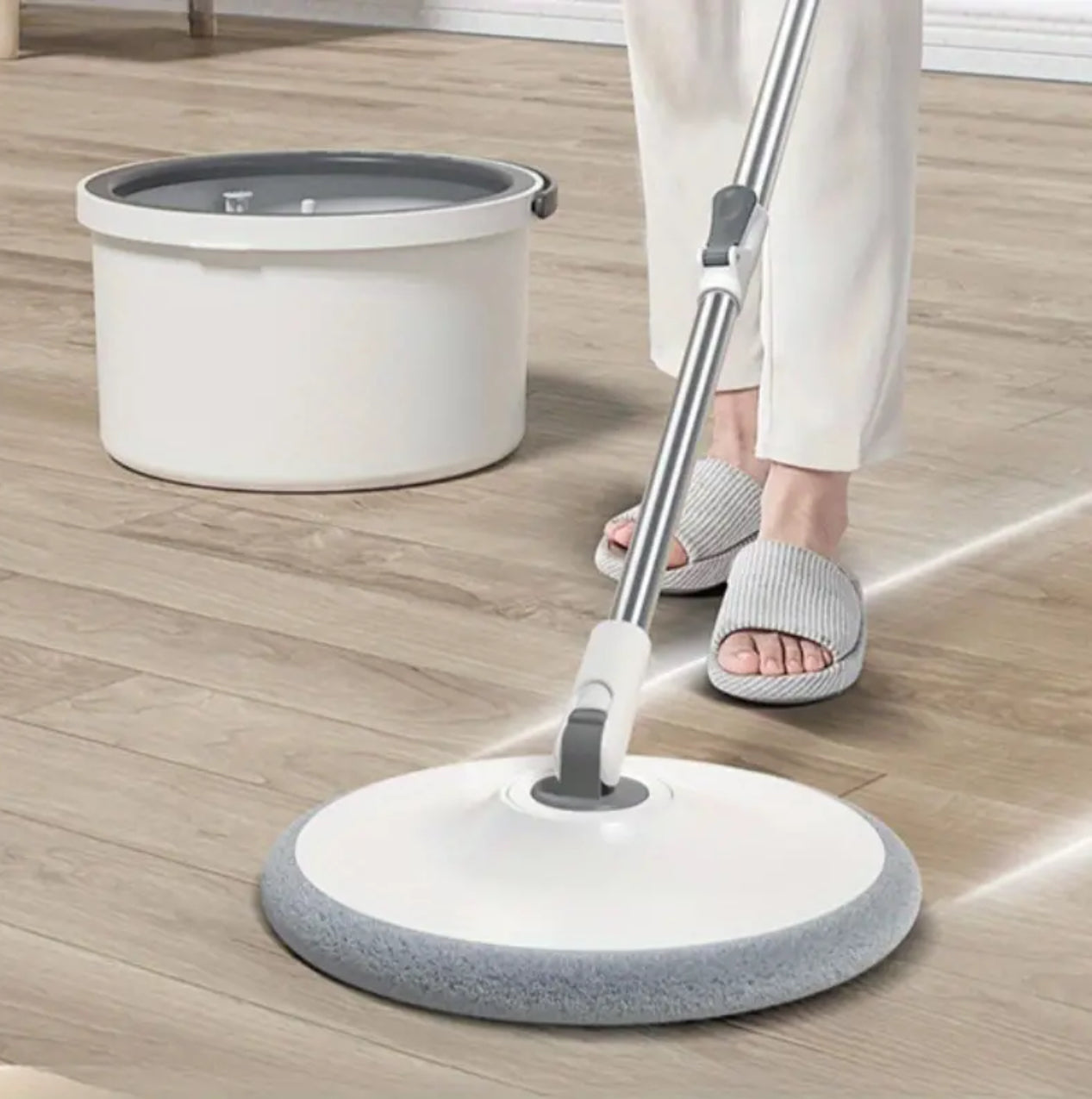 Hand-free 360degrees spin mop with bucket