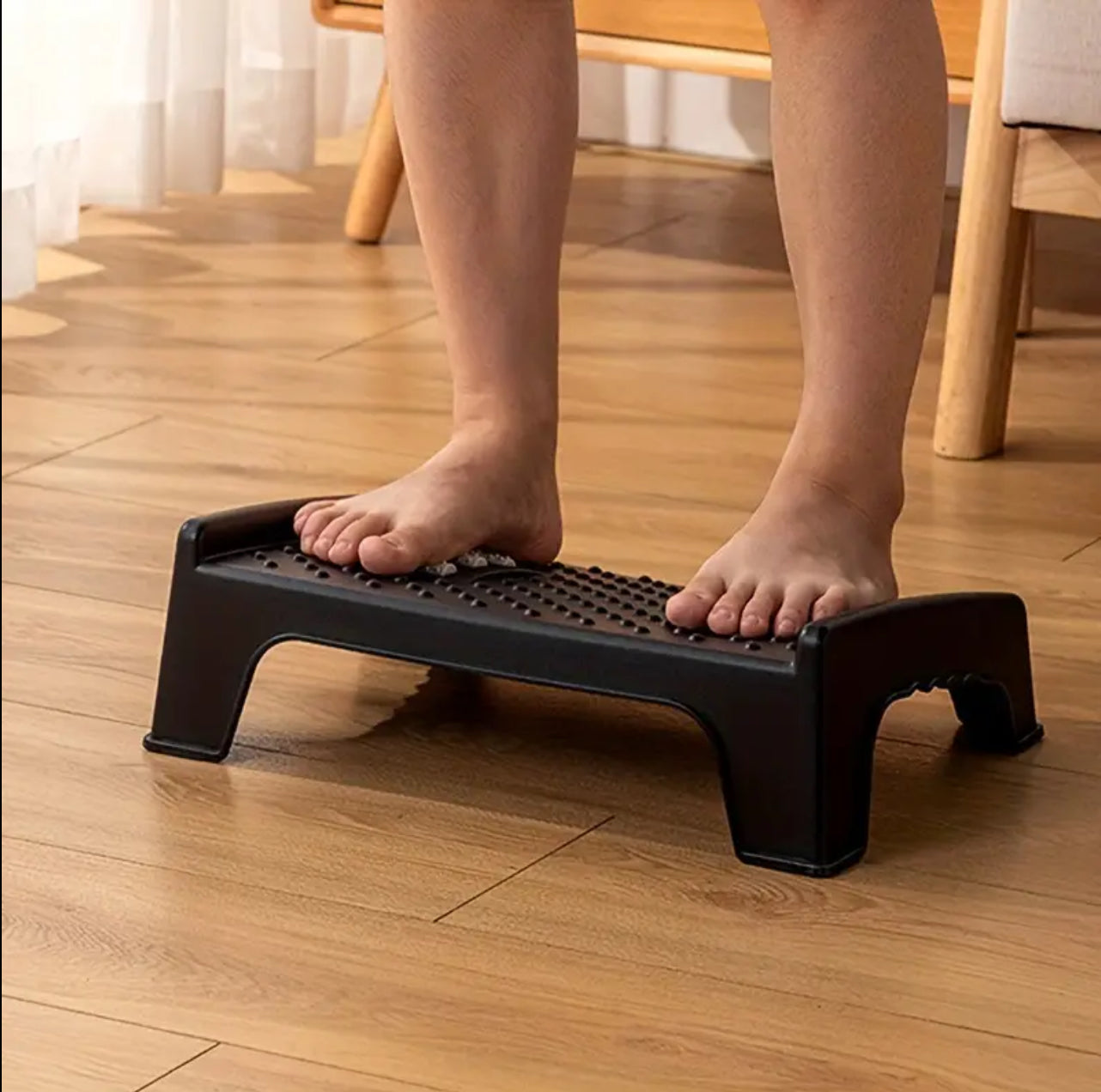 Ergonomic foot rest