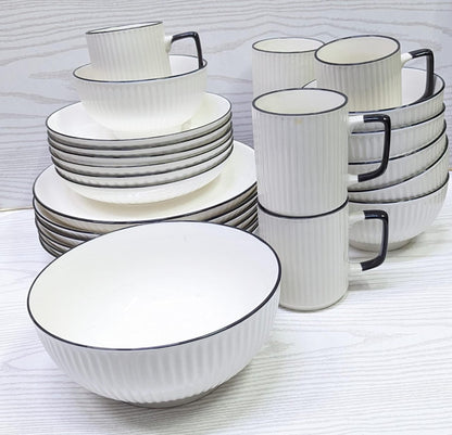 Concise white ceramic dinner set with black rim