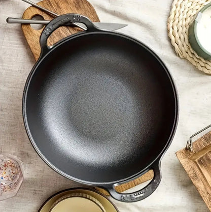 Heavy duty cast iron cookware set