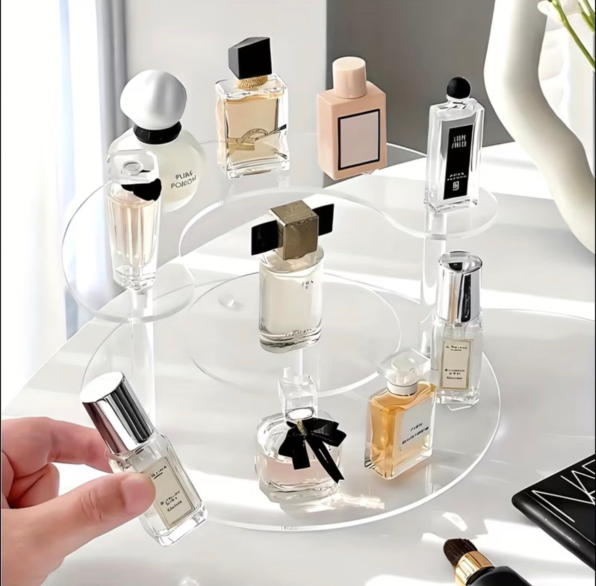 Acrylic round perfume display rack