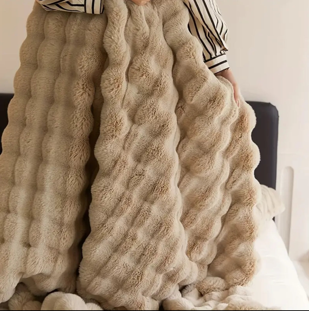 Premium quality Soft Bubble Winter Throw Blanket