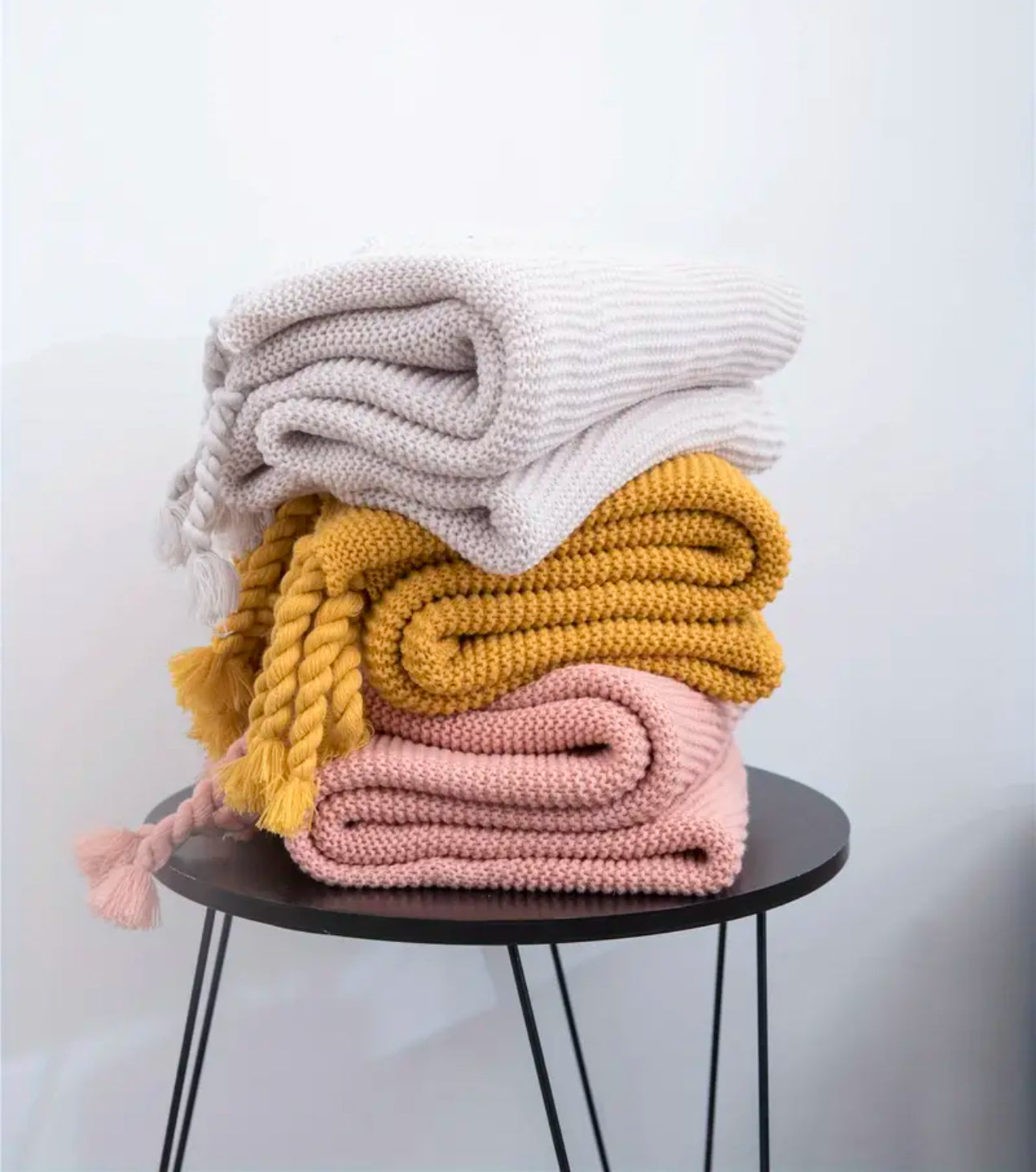 Supper Soft Knitted Throw Blankets With Tassels