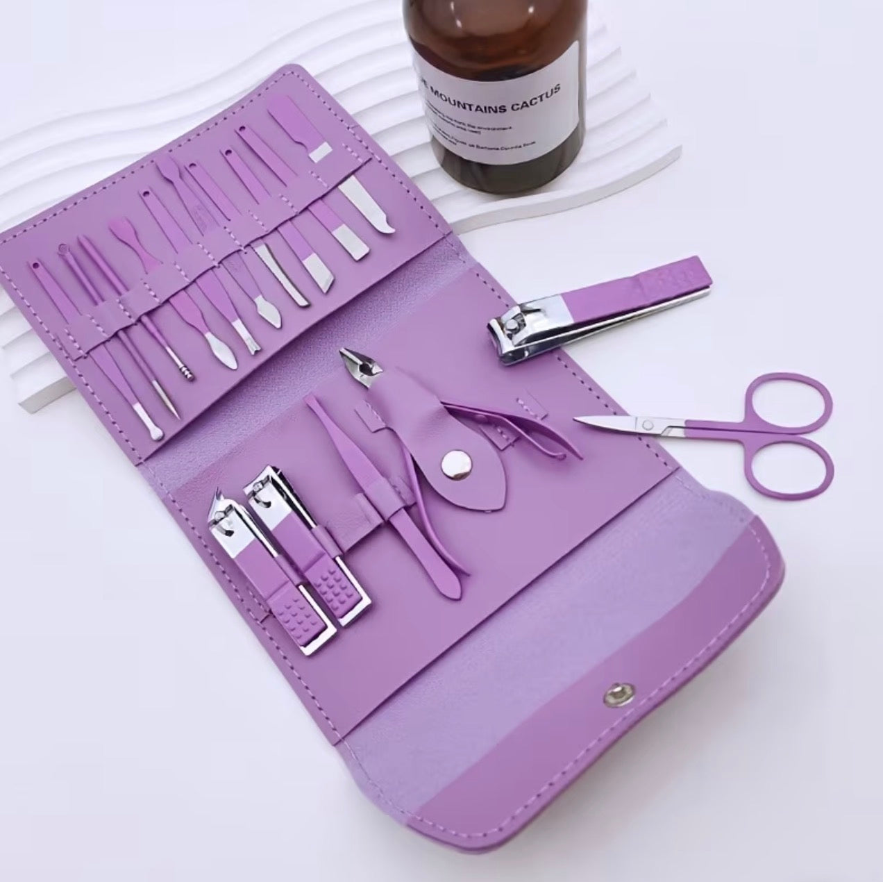 16 Pcs MANICURE SET