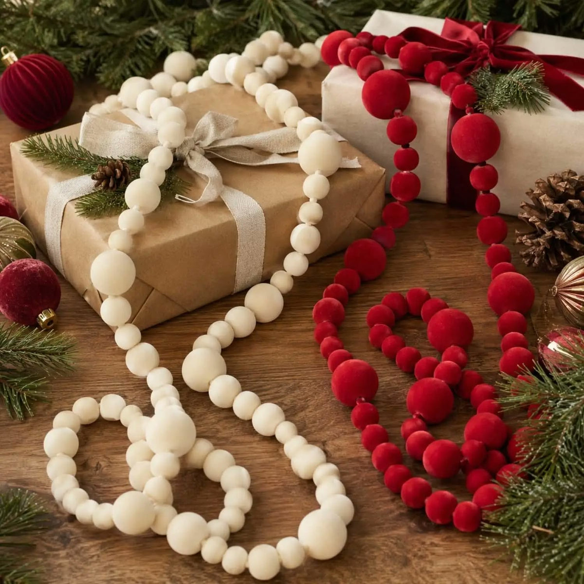 Red/white Felt Ball Christmas Pendant Christmas Flocking Ball Garland