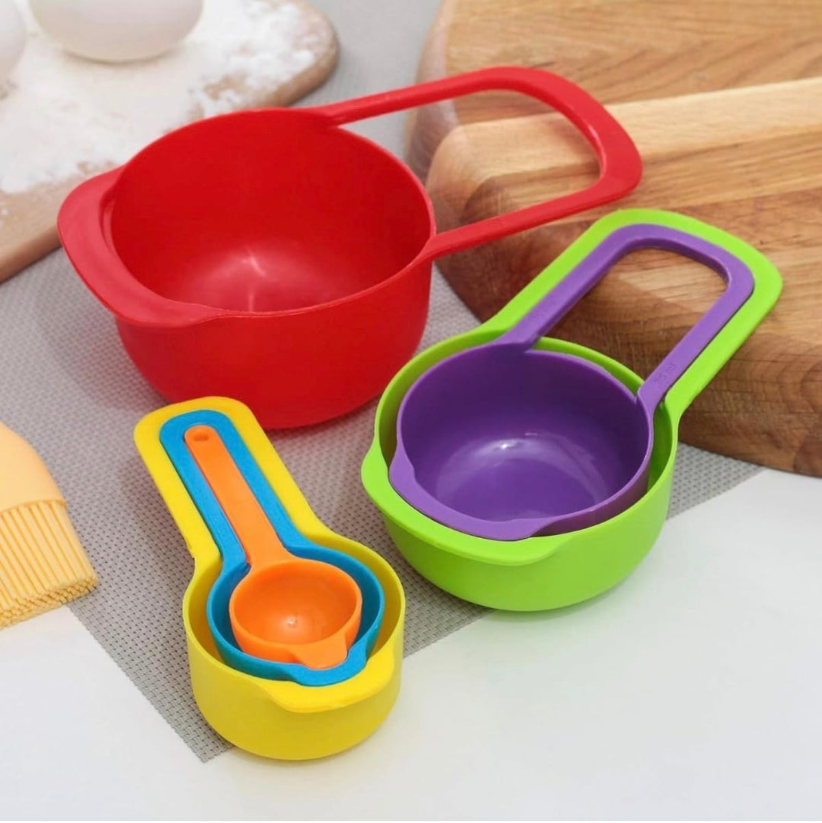 6-piece plastic measuring cup and spoon set for baking and cooking