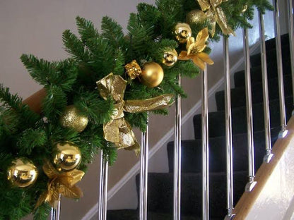 2.7Meters Christmas Garland with Gold Christmas balls