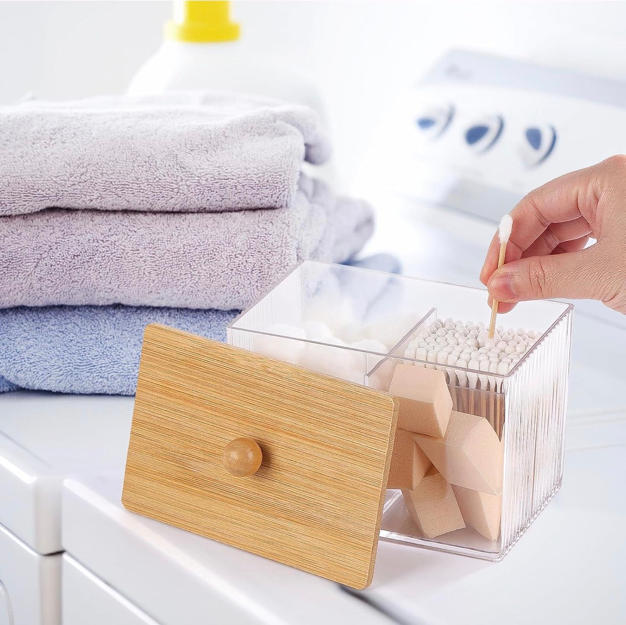 Acrylic Earbuds organizer 
With Bamboo cover .