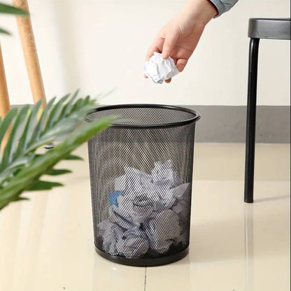 Metallic mesh bin