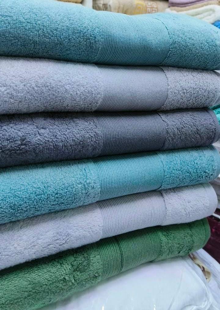 coloured cotton towels