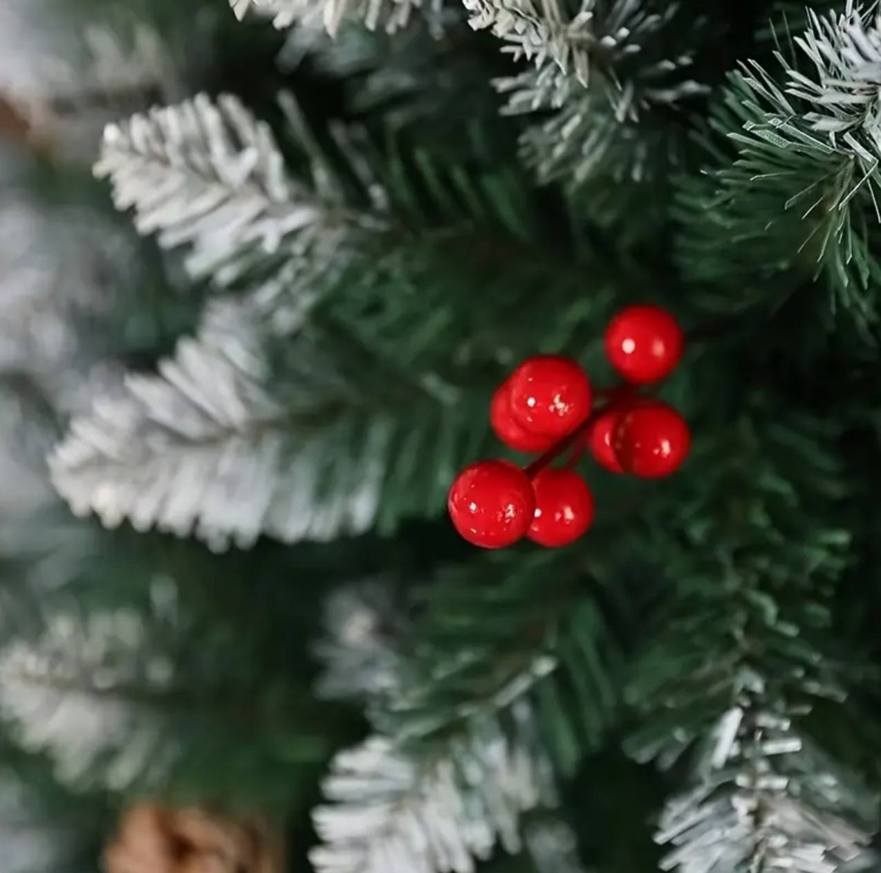 FROSTED CHRISTMAS TREES WITH CONES AND BERRIES
high quality with 2000 leaves