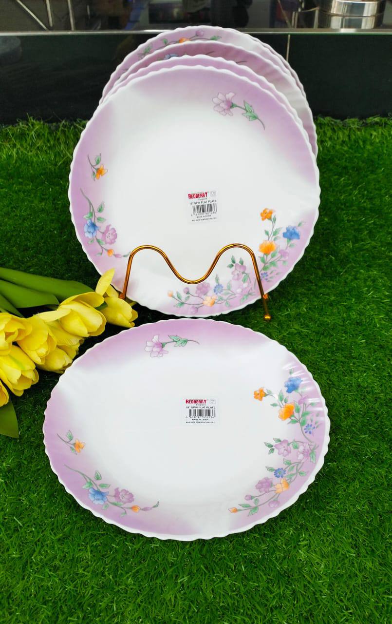 A set of 6 dinner plates