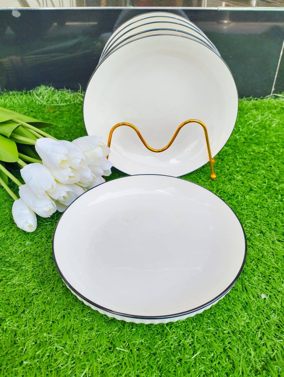 A set of 6pcs White with black rim Side plates