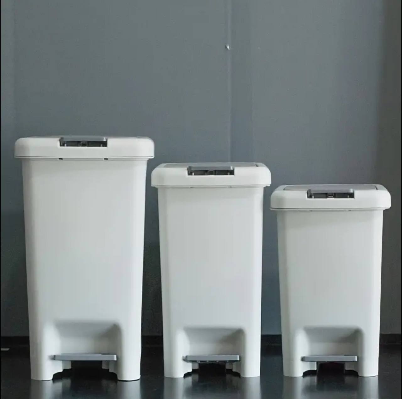 Pedal Dustbin with dual opening by foot press or hand press