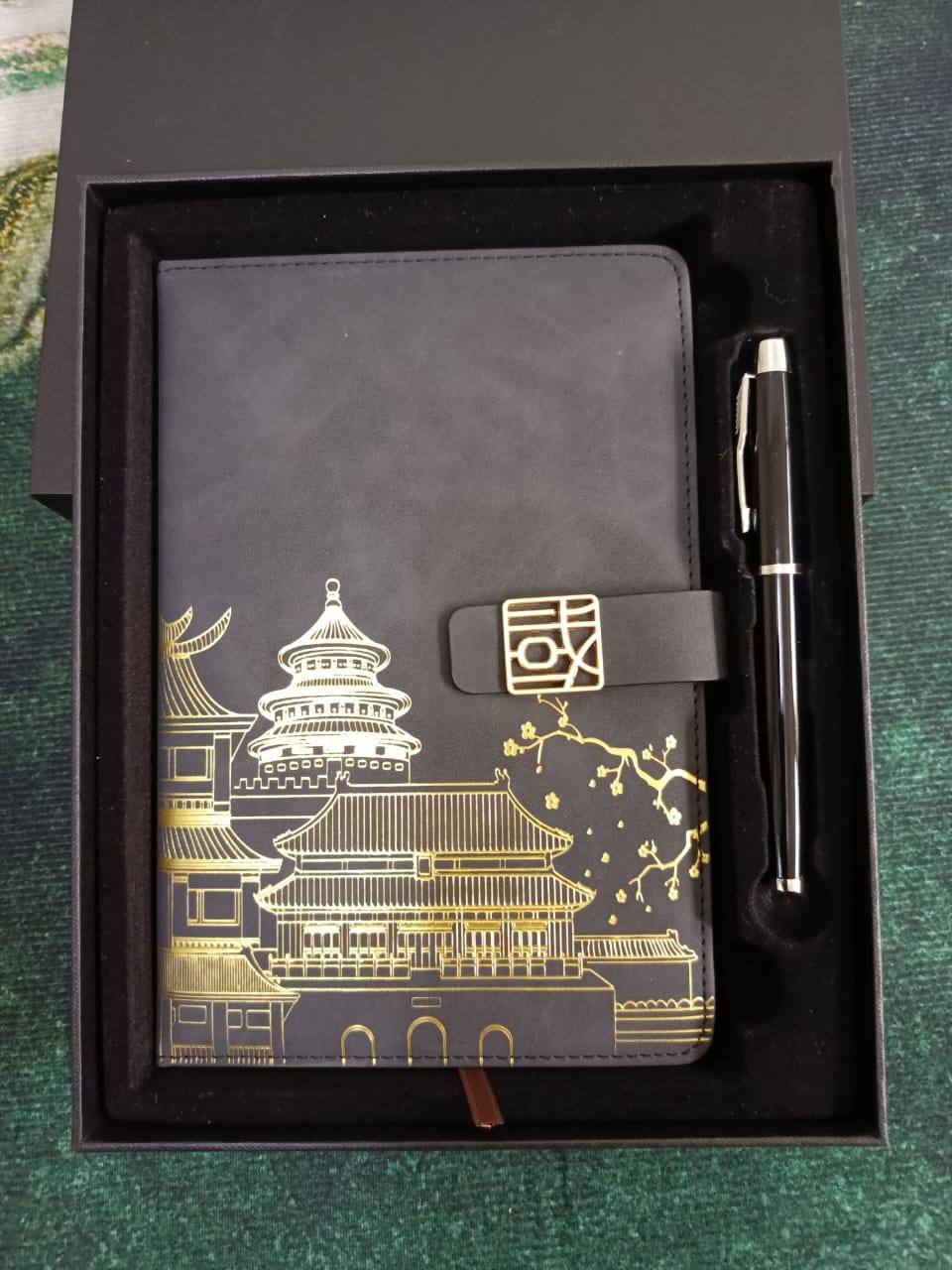 Make a Bold Statement with Executive Notebook  Gift Sets