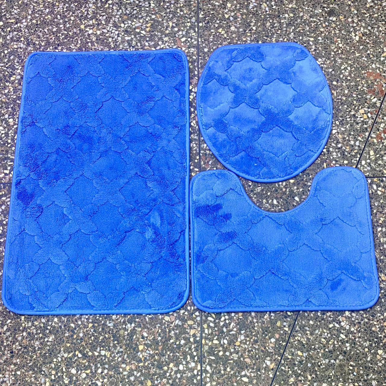 Bath mats  super Soft 
3 Piece toilet set