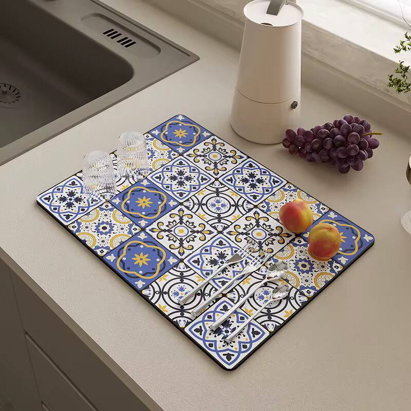 Absorbent dish drying mat