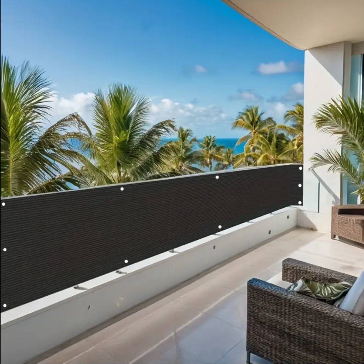 Balcony privacy shield